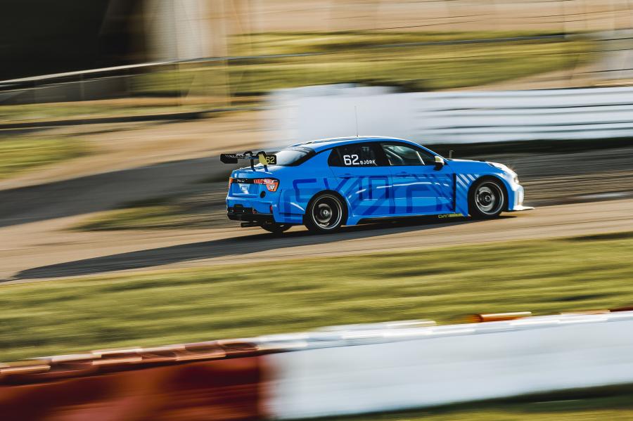  LYNK&Co 03 TCR 2019 года  (фото 14 из 14)